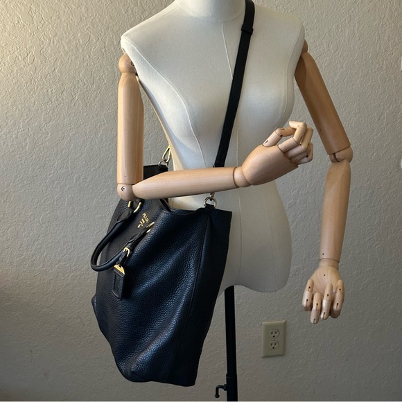 🔥SALE 🔥💎GUARANTEED AUTHENTIC PRADA Vitello Phenix Shopping Tote/MINT CONDITION 💎 - Picture 16 of 16